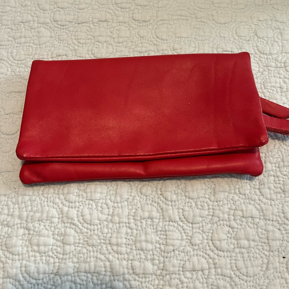 GORGEOUS soft Italian leather. Ladies wallet, from T-Nobile in Rome. Gently used